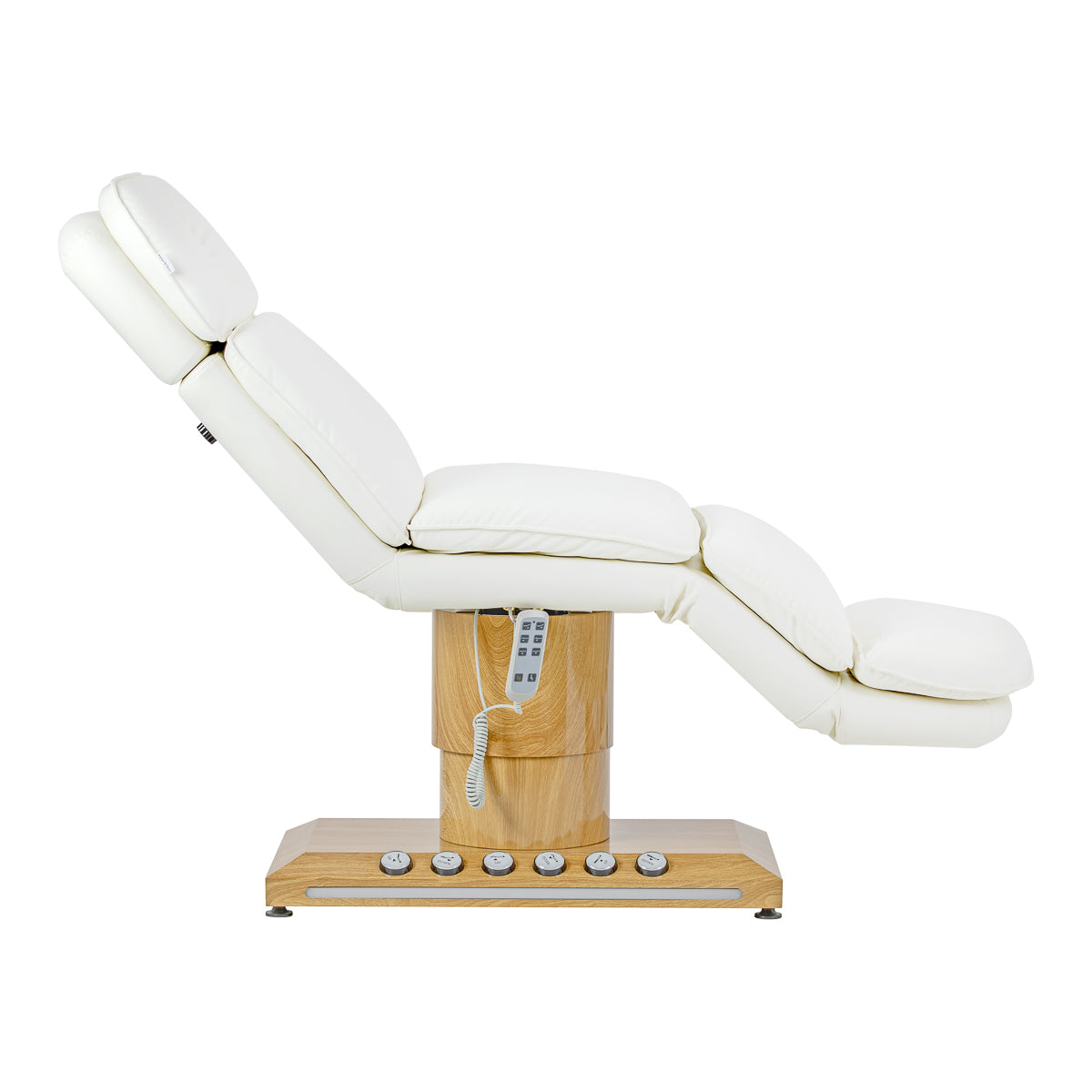 Sillon Cloud three-motor beauty chair in an upright seated position