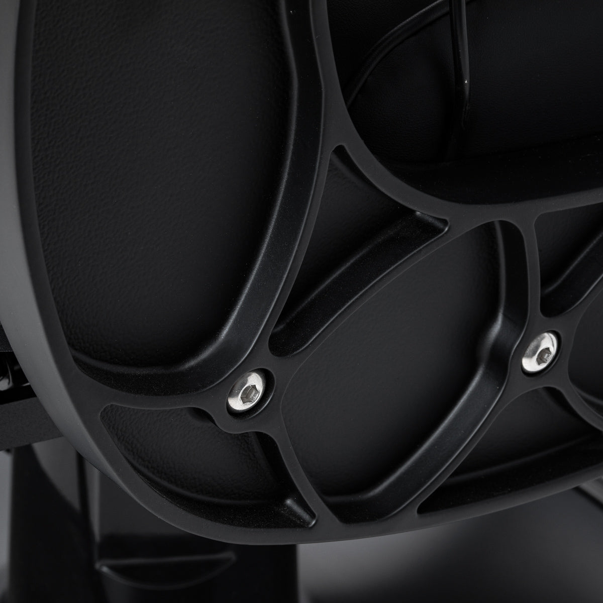 Gabbiano Continental Barber Chair With Massage – Black · Backrest detail