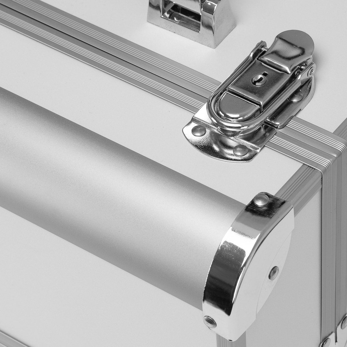 Cosmetic case silver 40 - BVShop